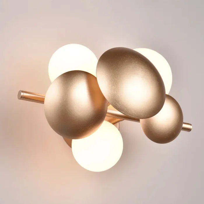 3 Light Wall Light in White Glass and Gold (1542BUB217400379)