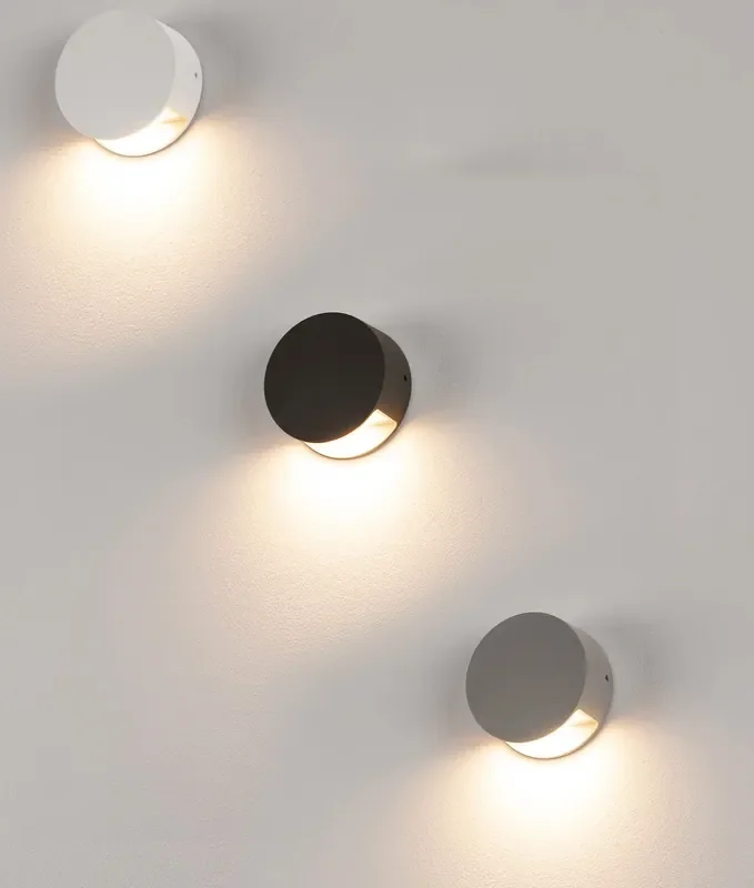 90mm Surface-Mounted Puck Design Mains Low Level LED Light – Use Indoor or Out