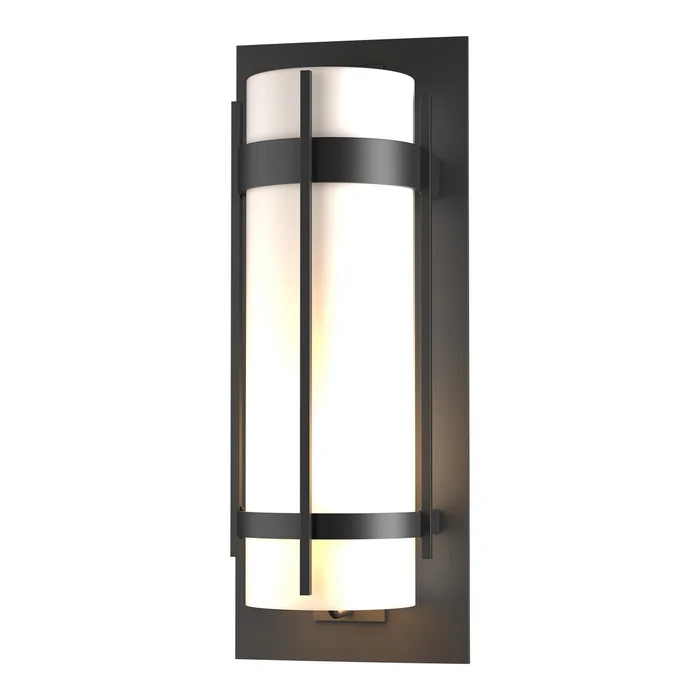 Banded One Light Outdoor Wall Sconce in Coastal Black (39|305895-SKT-80-GG0240)