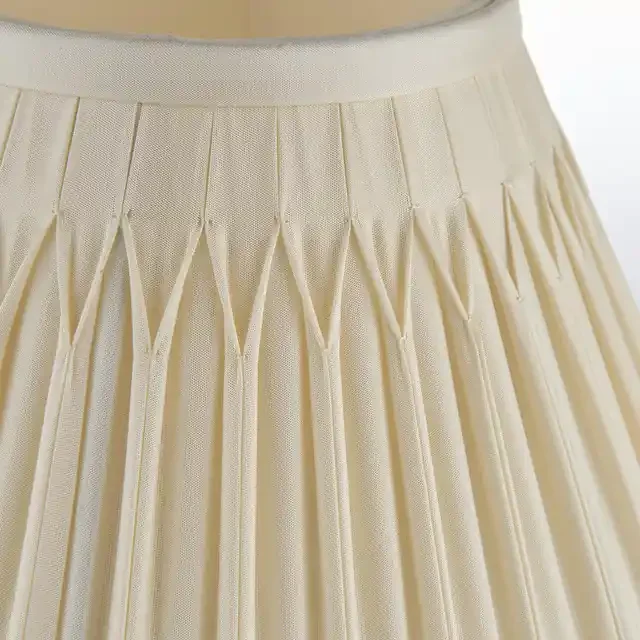Chatsworth 10 inch Box Pleat Ivory Silk Shade Only
