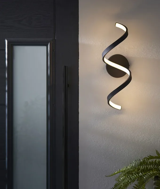 Decorative Exterior LED Spiral Wall Light – IP44
