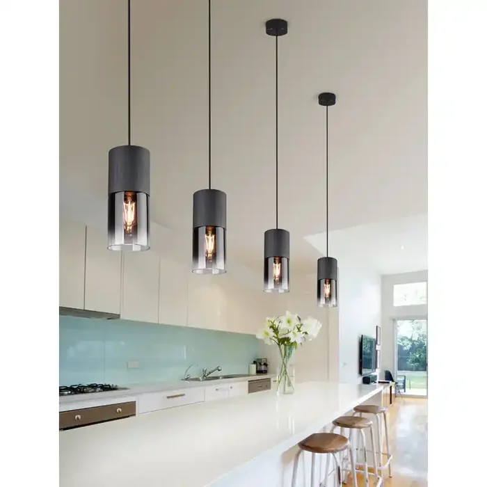 Robin 1x Black Pendant