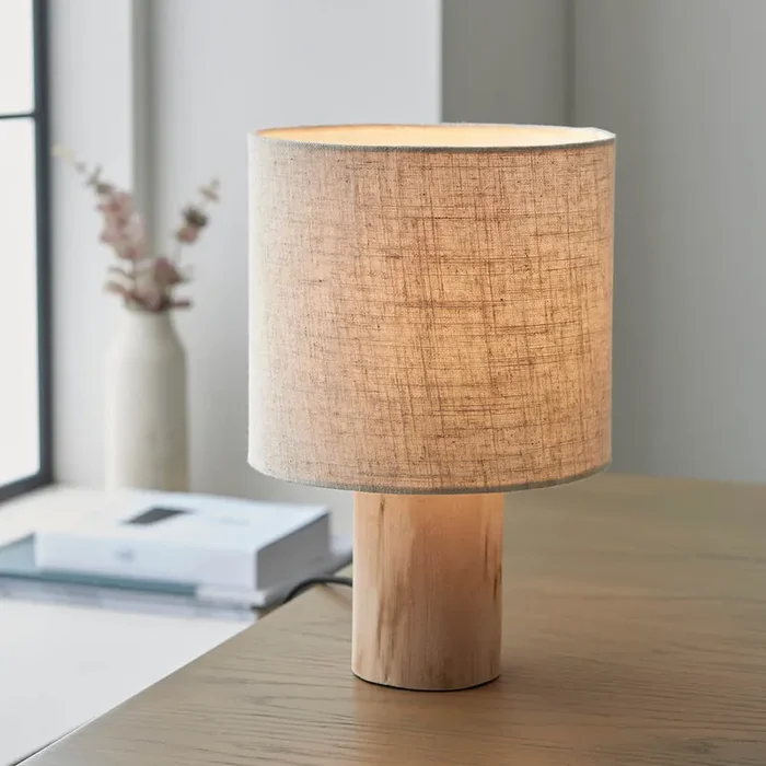 Scandi Inspired Table Lamp – Wood/Linen (0711DUR101680)