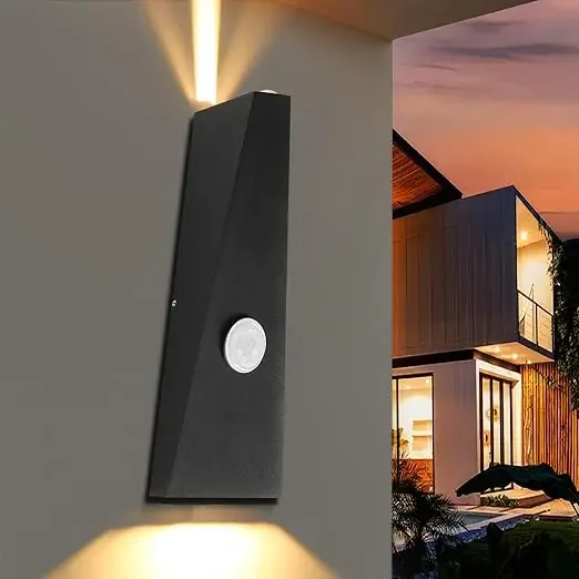 Smart PIR Sensor Outdoor LED Wall Light – 12W, IP65 Waterproof – UK