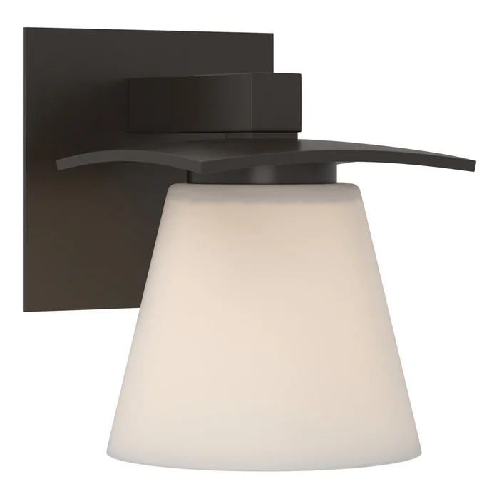 Wren One Light Wall Sconce in Oil Rubbed Bronze (39|206601-SKT-14-GG0242)